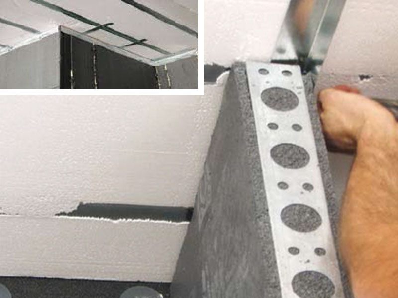 Visser les coins des panneaux Plastbau® Divisorio®